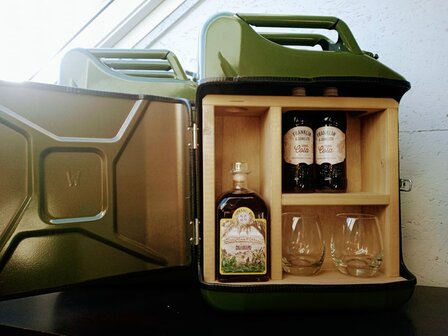 Jerrycan met Garden Rum groot